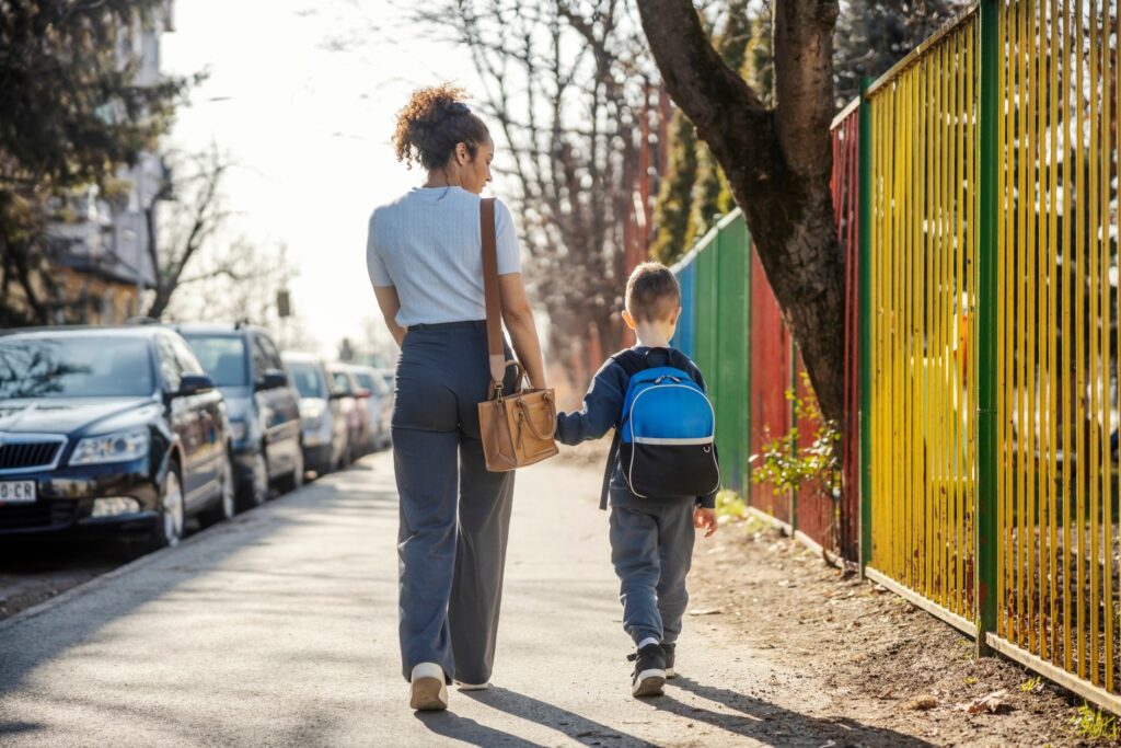 Accompagnement des enfants à Languyon par Loline aux petits services