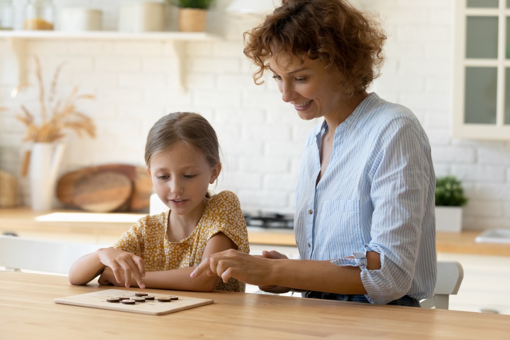 Garde des enfants à domicile par Loline aux petits services à val de Briey
